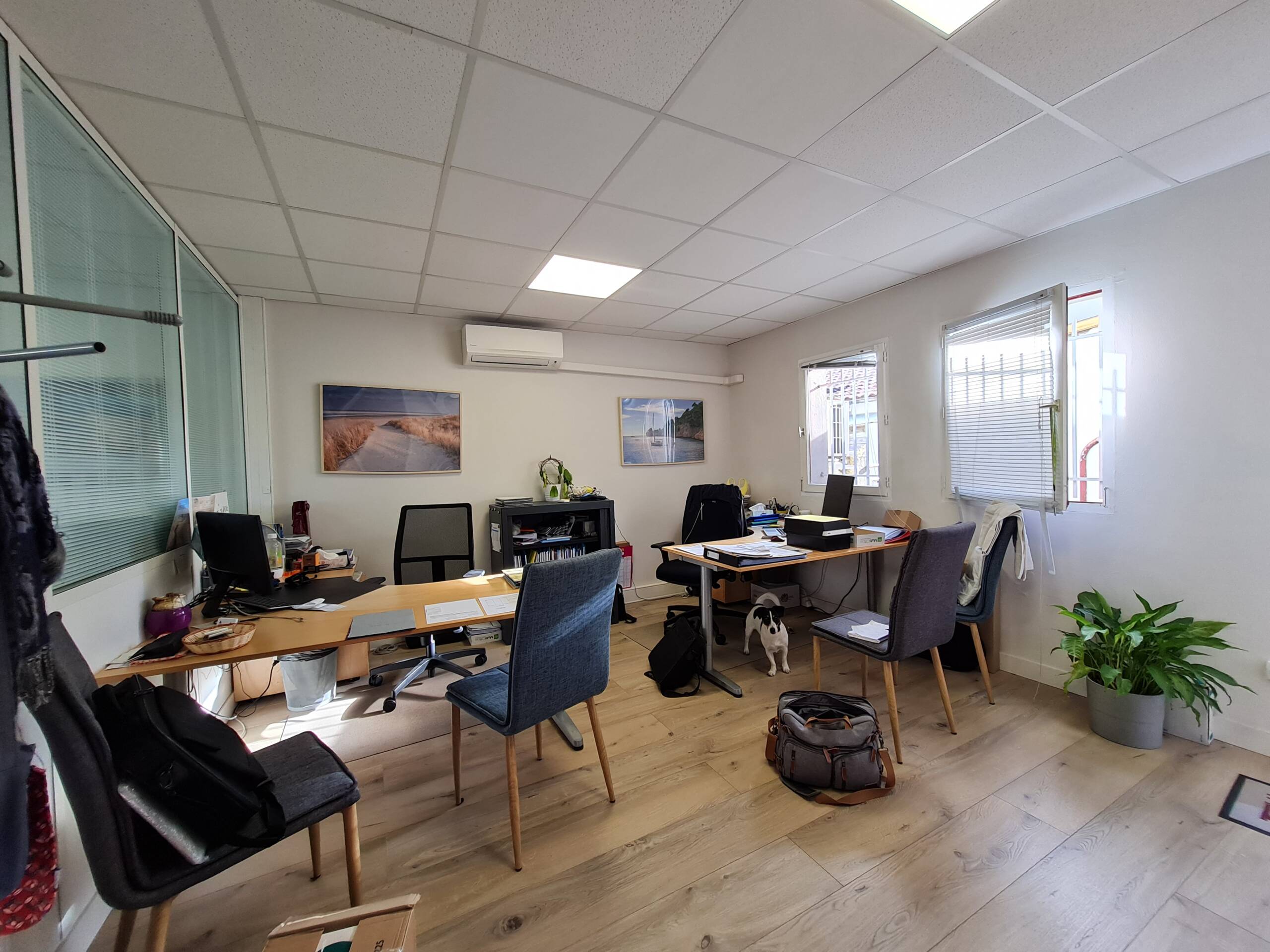 bureau collaborateurs avant