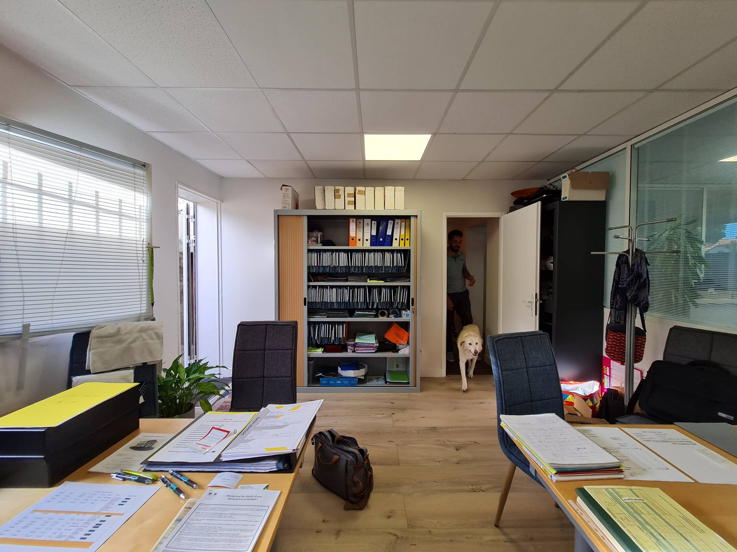 bureau collaborateurs avant